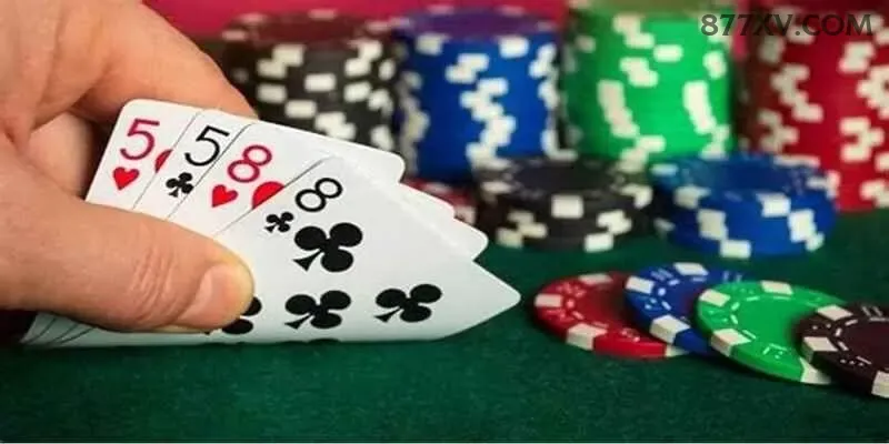 Roleta e blackjack 877x